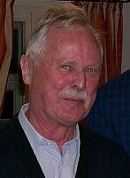 Ausstellung &quotFaszination Bart"
Erffnung am 19. Mrz 2004 im Leinfelder Haus in Leinfelden durch Oberbrgermeister Roland Klenk und Jrgen Burkhardt, Prsident und &quotAusstellungsmacher" von Bart & Kultur Club &quotBelle Moustache" e.V