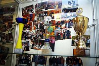 Ausstellung &quotFaszination Bart"
Erffnung am 19. Mrz 2004 im Leinfelder Haus in Leinfelden durch Oberbrgermeister Roland Klenk und Jrgen Burkhardt, Prsident und &quotAusstellungsmacher" von Bart & Kultur Club &quotBelle Moustache" e.V