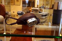 Ausstellung &quotFaszination Bart"
Erffnung am 19. Mrz 2004 im Leinfelder Haus in Leinfelden durch Oberbrgermeister Roland Klenk und Jrgen Burkhardt, Prsident und &quotAusstellungsmacher" von Bart & Kultur Club &quotBelle Moustache" e.V